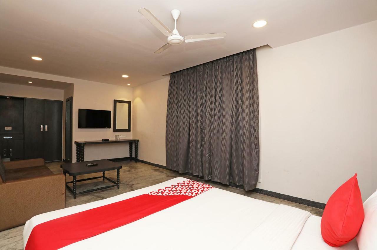 โอโย 15966 โฮเต็ล ศิวัม Hotel โกลกาตา ภายนอก รูปภาพ
