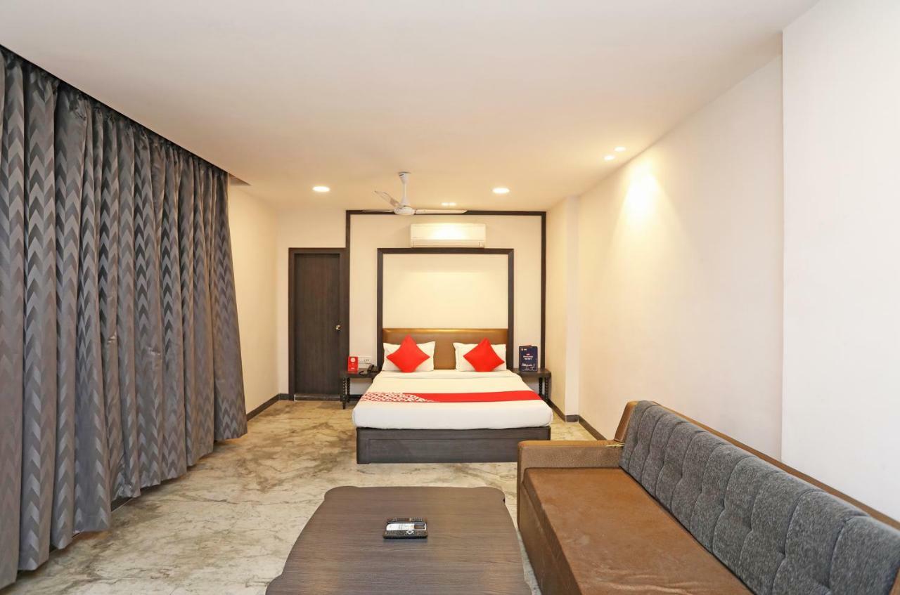 โอโย 15966 โฮเต็ล ศิวัม Hotel โกลกาตา ภายนอก รูปภาพ
